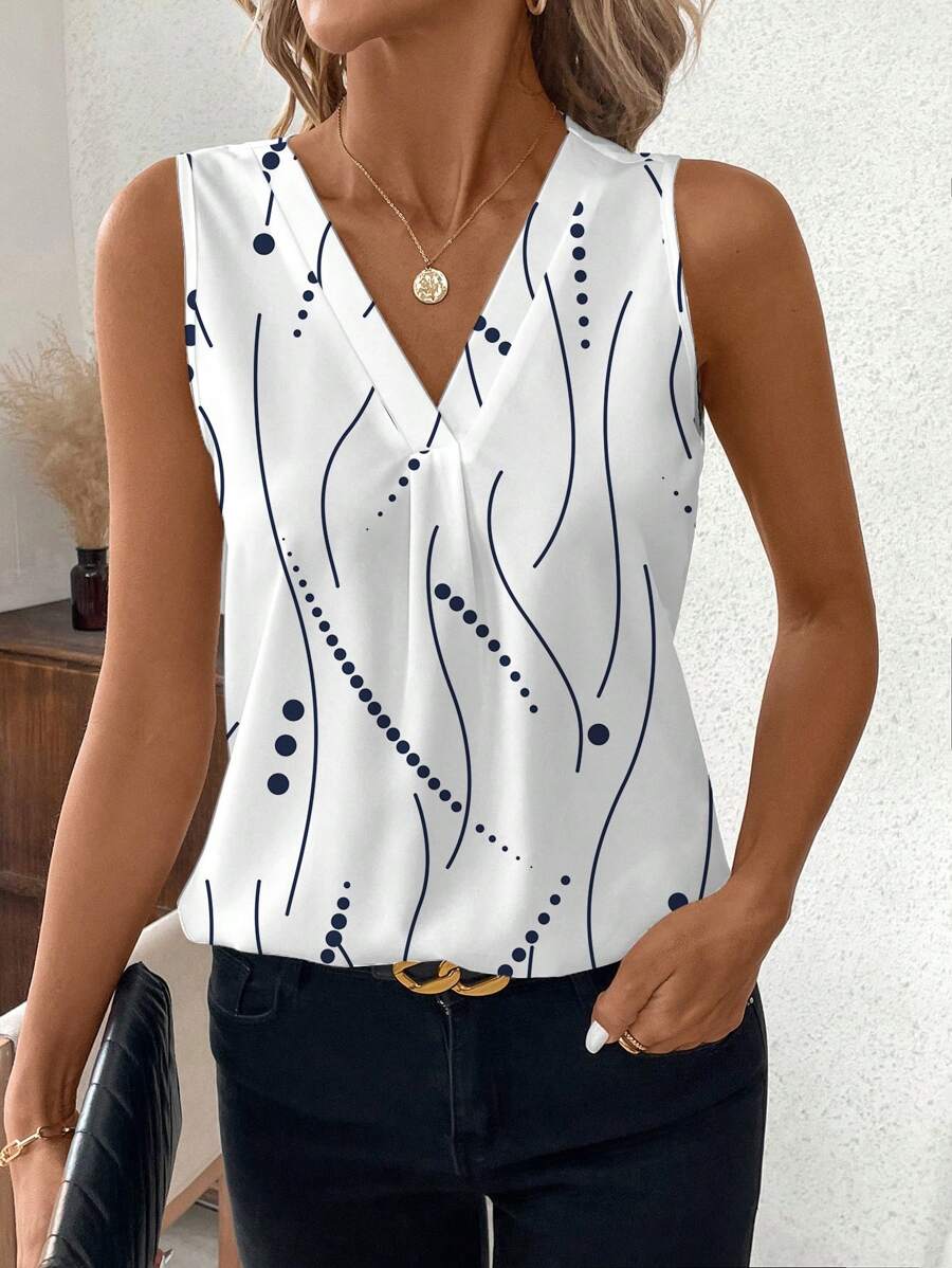Fashionable Elegant Women's Shirt with Geometric Flower Pattern, Chest Pleats and V-Neck Short Sleeves