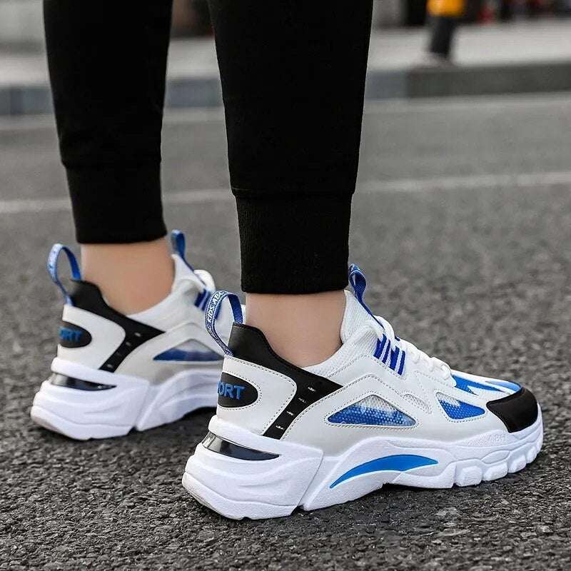 VESTLINE Platform Shoes Sport Shoes Men Lightweight Kasut Lelaki Increase height Shoes Men Sneakers